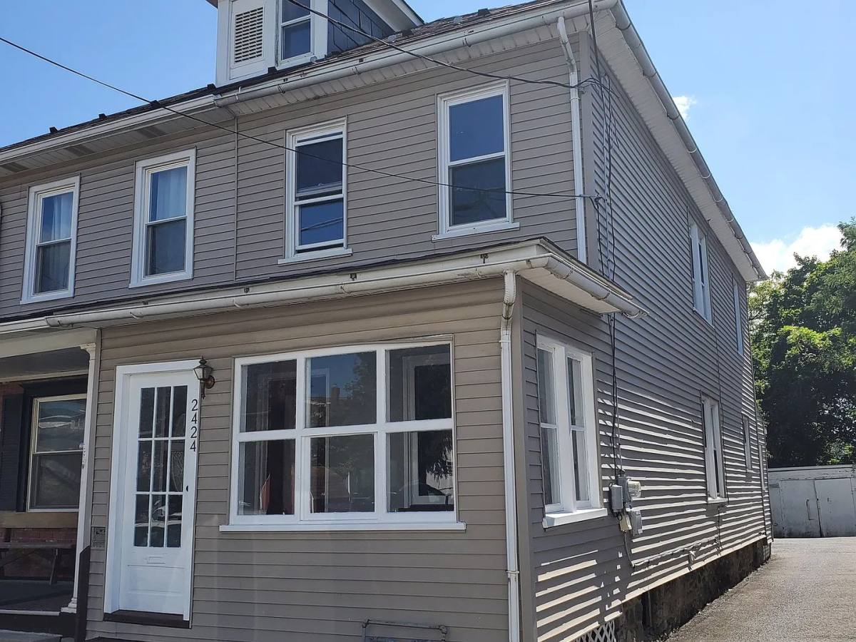 2424 Alder St, Easton, PA 18042