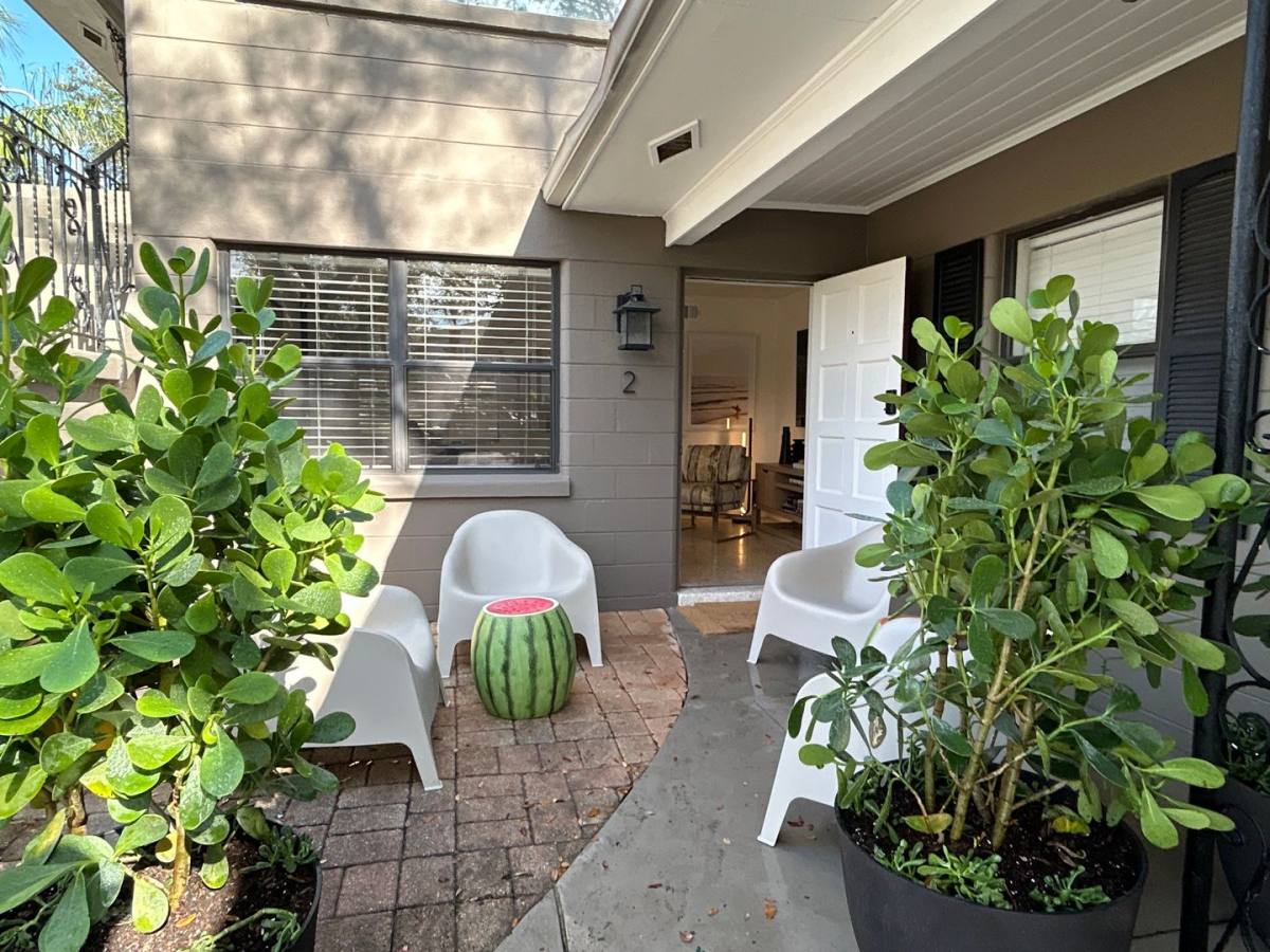 Apartment for rent at 201 Columbia Dr, Tampa, FL 33606