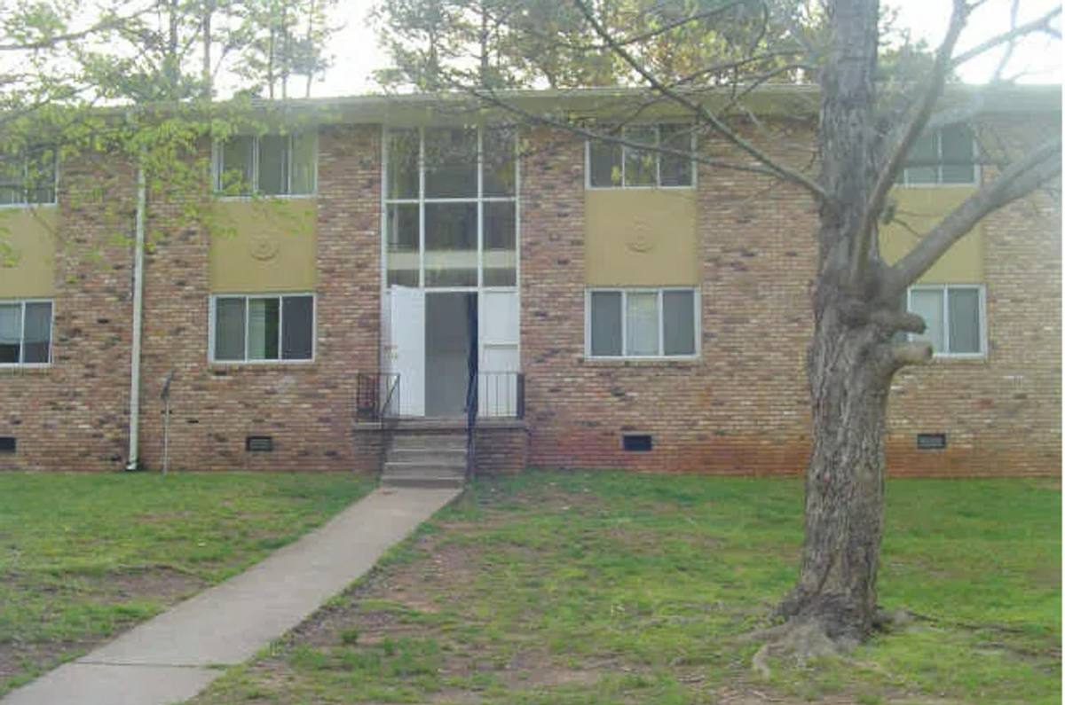House for rent at 1637 Line Circle, Decatur, GA 30032