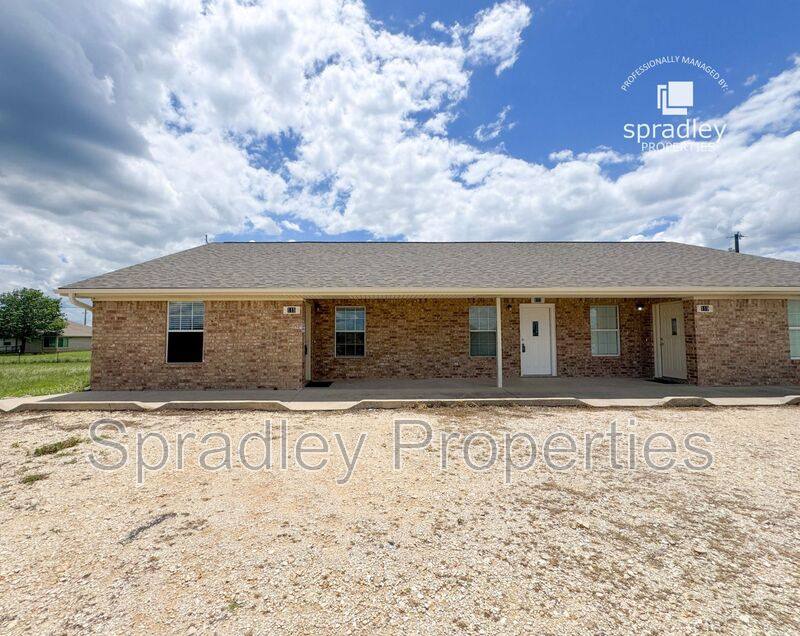 Townhouse for rent at 117 Lacey Lou Lane, Salado, TX 76571