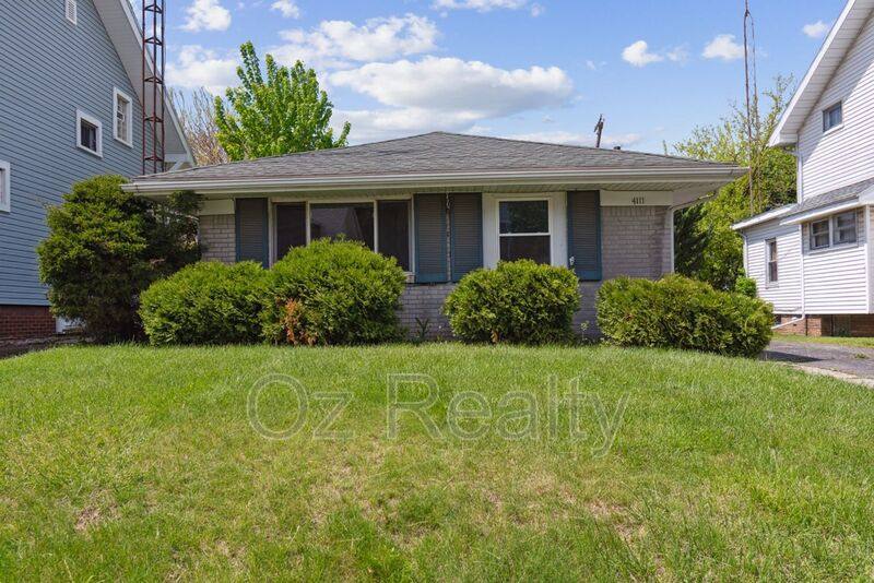 Apartment for rent at 4111 Parrakeet #1, Toledo, OH 43612