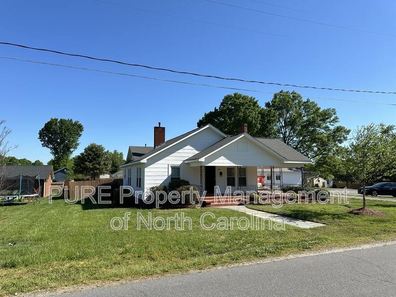 House for rent at 1103 Jackson St, Kannapolis, NC 28083