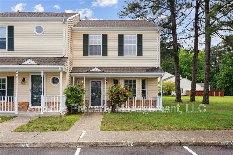 Townhouse for rent at 400 Monument Court #1, Yorktown, VA 23693