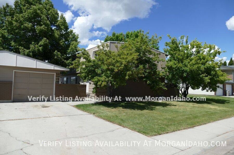 Townhouse for rent at 591 White Cloud Dr, Boise, ID 83709
