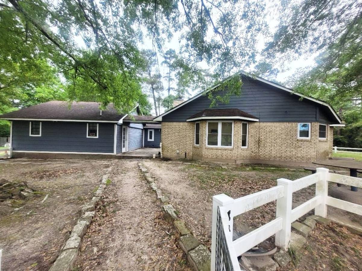 House for rent at 11 Davis Reed Lane, Cleveland, TX 77328