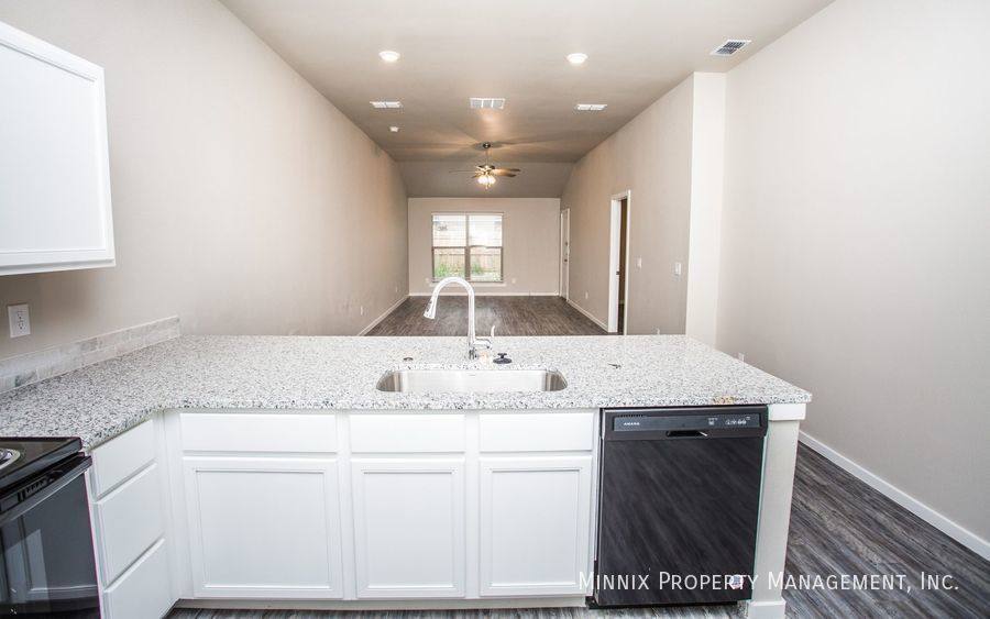 Townhouse for rent at 2102 N Ave L #A, Lubbock, TX 79403