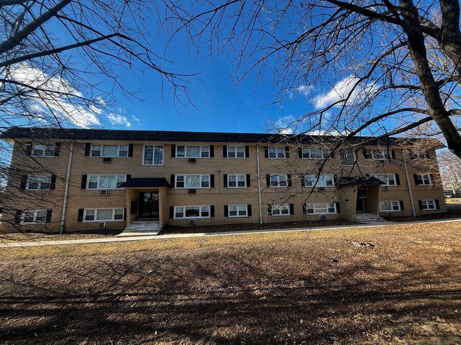 Apartment for rent at 27 N Maple Court #7, Addison, IL 60101