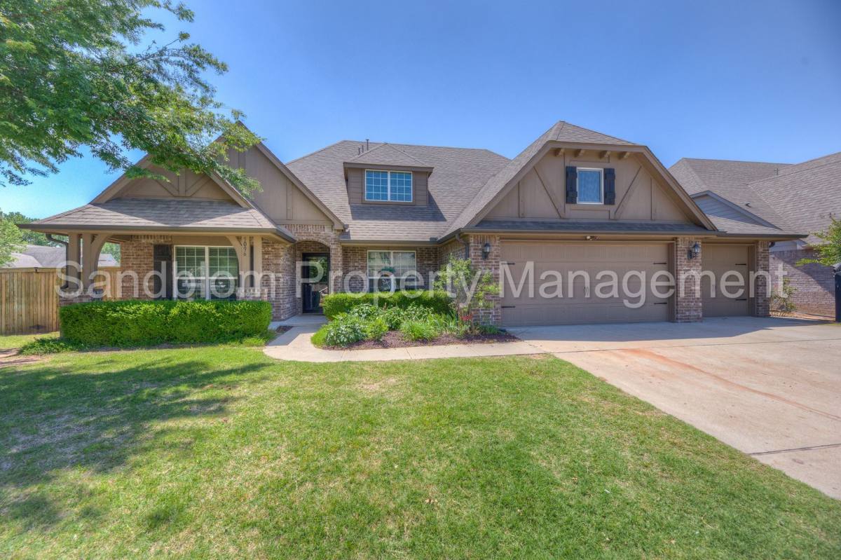 House for rent at 9096 E 138th St S, Bixby, OK 74008