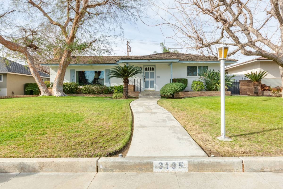 House for rent at 3105 Barnett St, Bakersfield, CA 93308