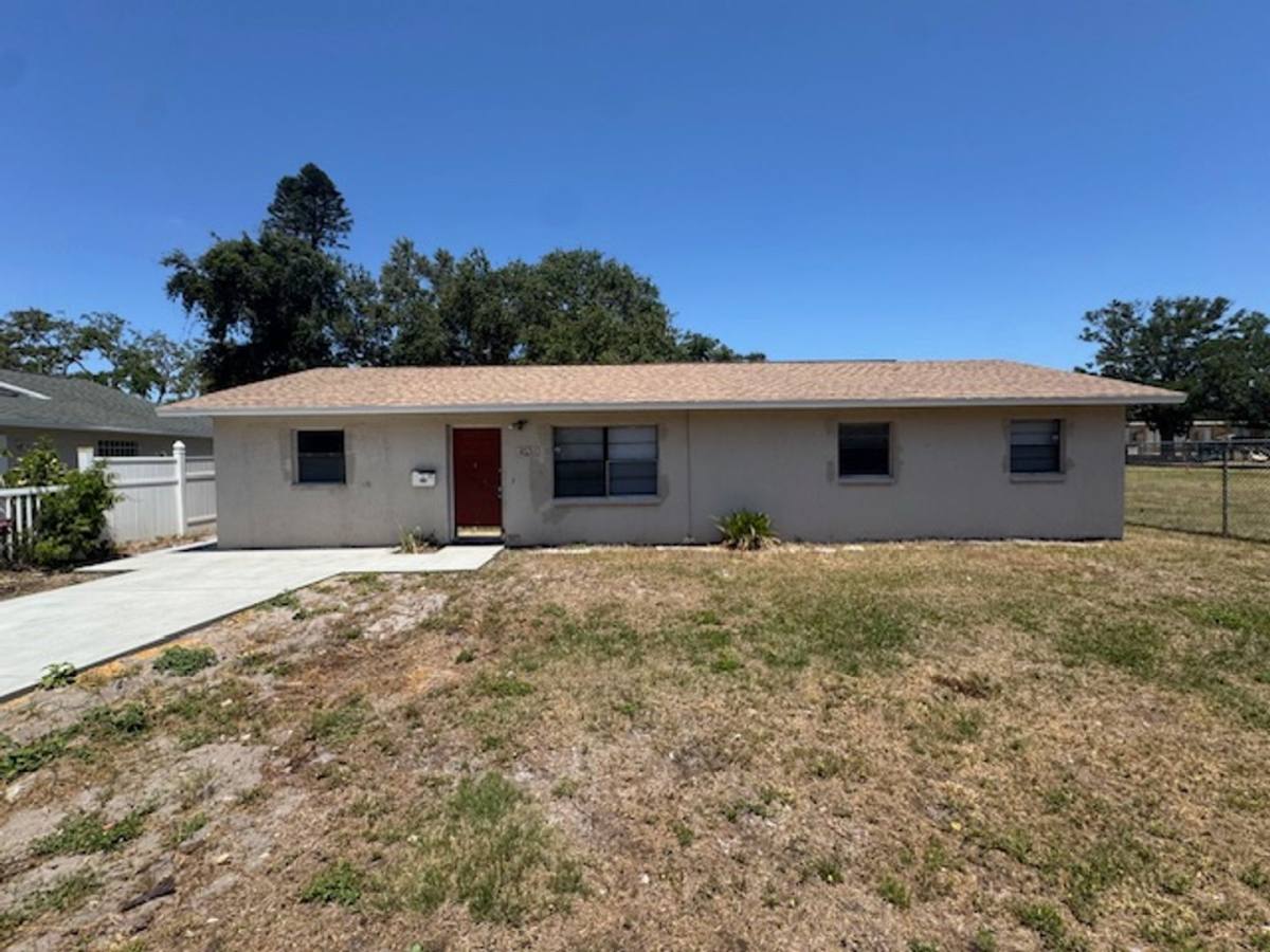House for rent at 2551 26th Ave S, Saint Petersburg, FL 33712