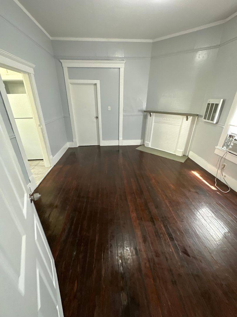 Apartment for rent at 140 E 5th St Units 1-3, Jacksonville, FL 32206
