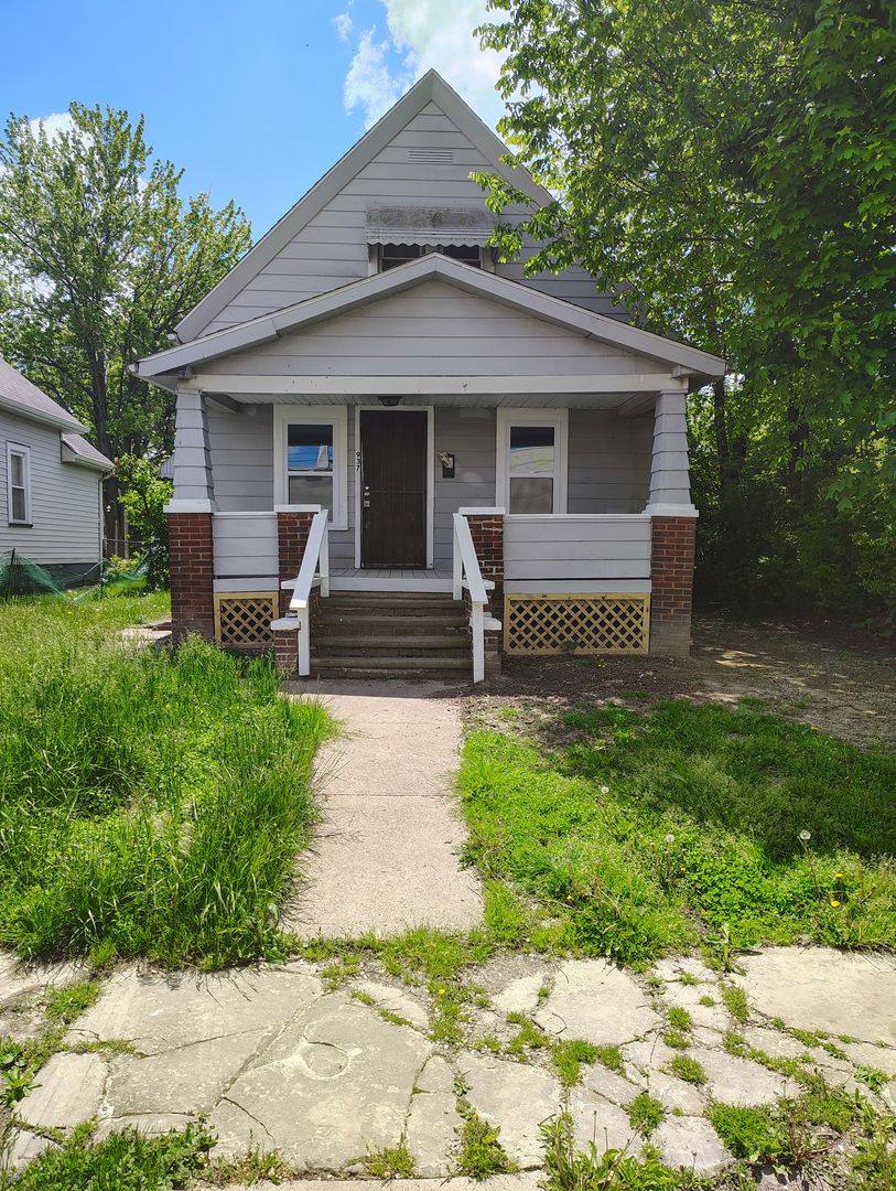 House for rent at 937 W 13th St, Lorain, OH 44052