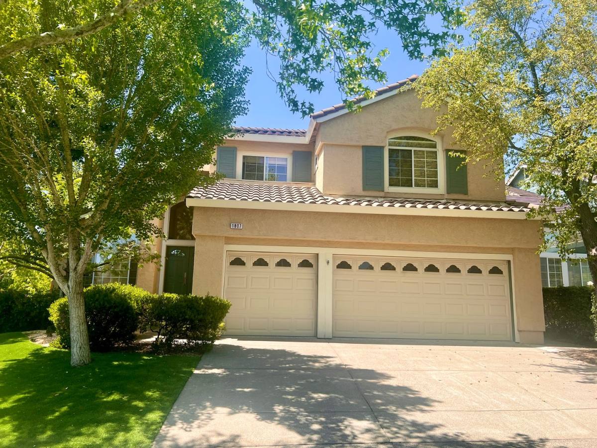 House for rent at 1807 Downing St, Petaluma, CA 94954