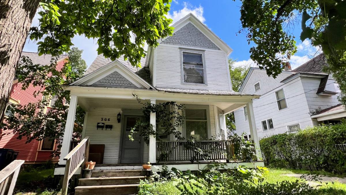Apartment for rent at 306 Hollister SE, Grand Rapids, MI 49506