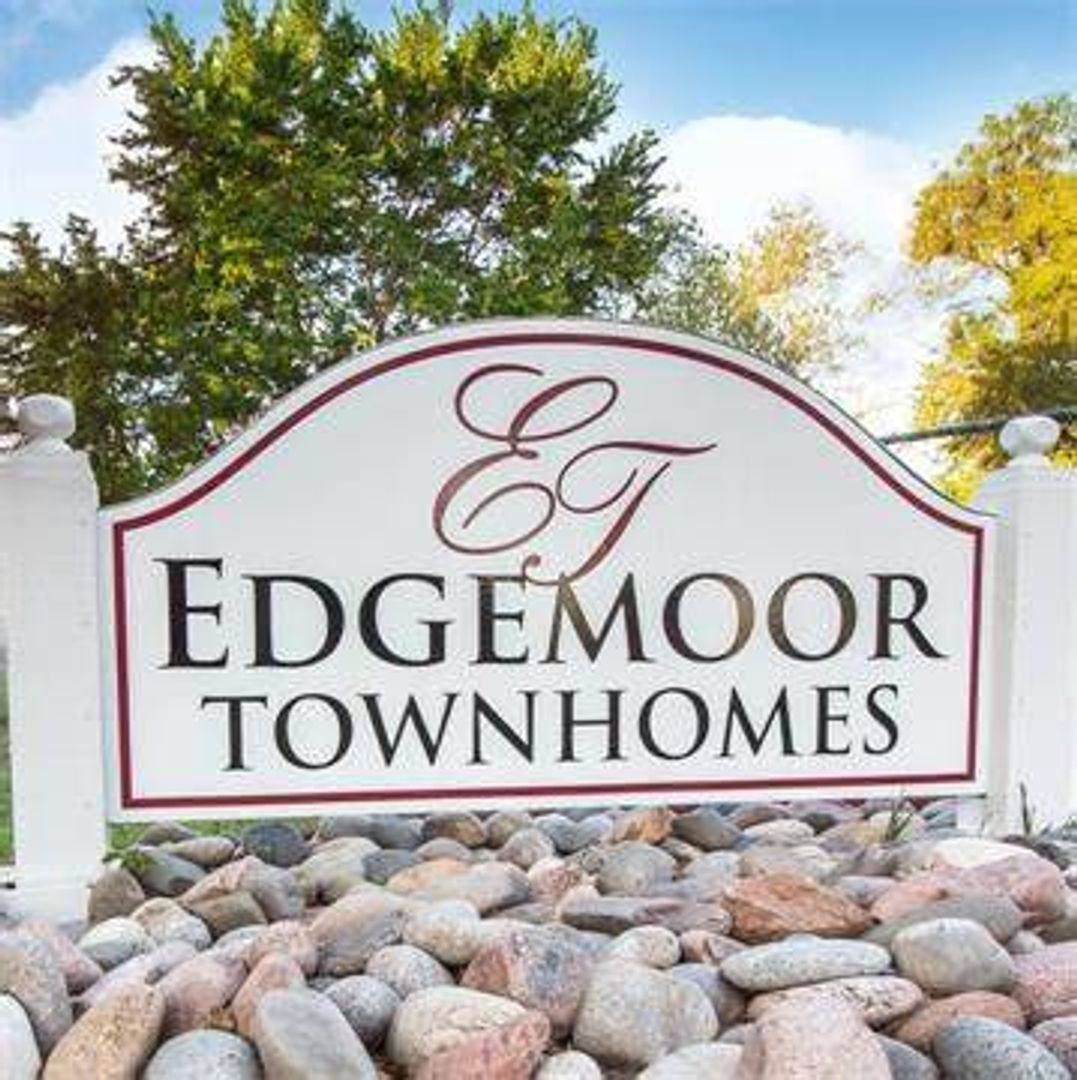 Townhouse for rent at 5523 Plaza Lane, Wichita, KS 67208