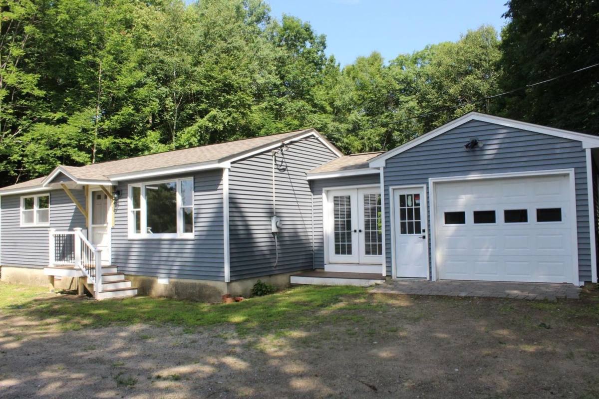House for rent at 83 Lake Shore Dr, Moultonborough, NH 03254