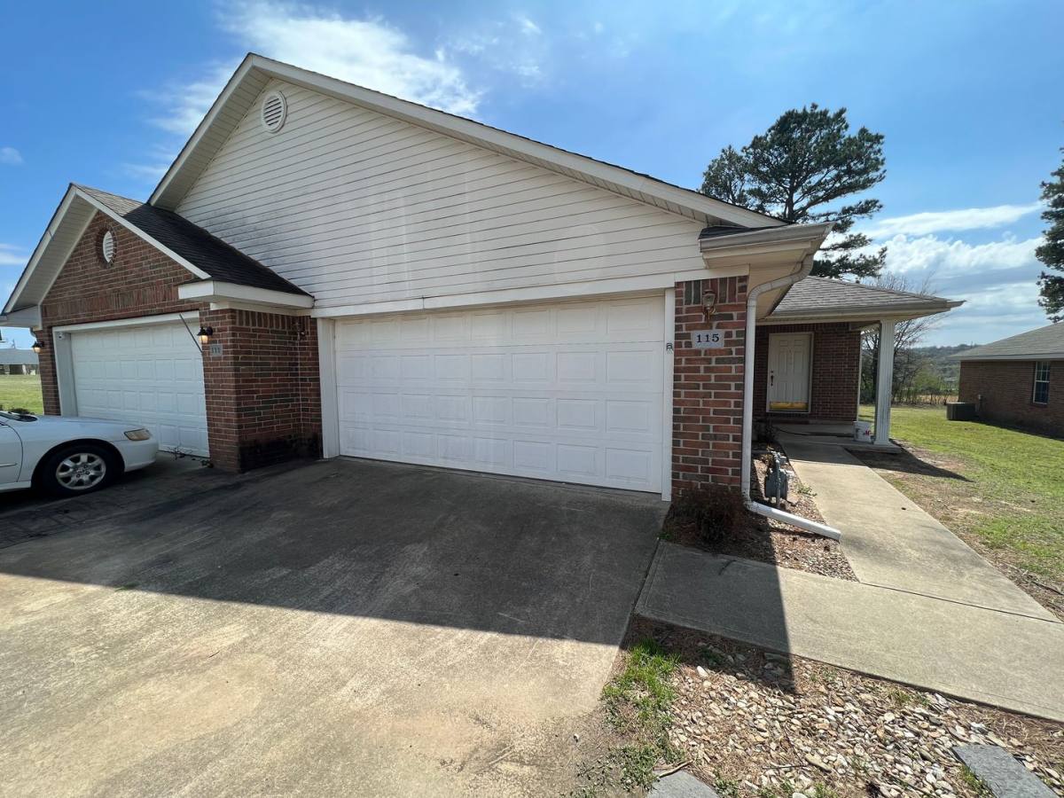 Apartment for rent at 141-145 Northridge Dr, Van Buren, AR 72956