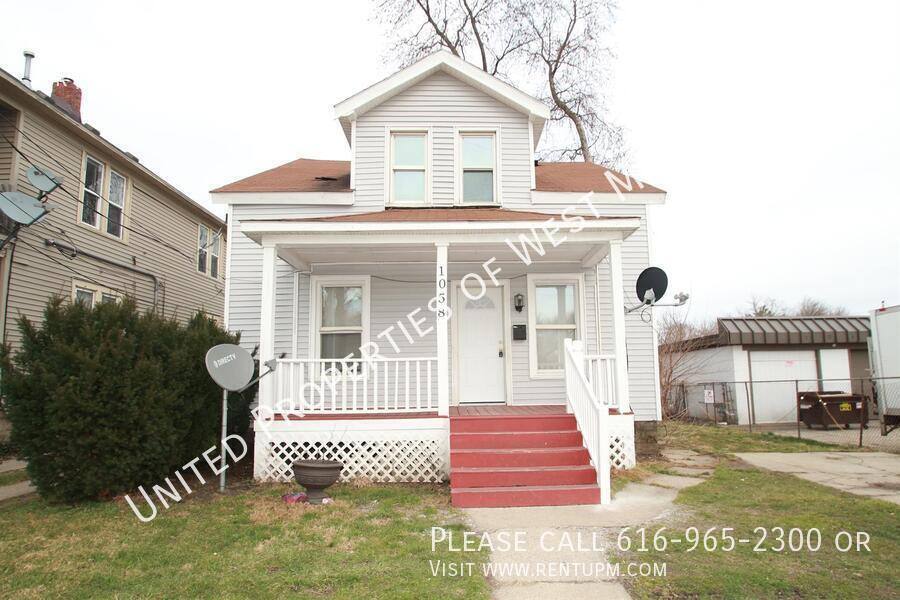 Apartment for rent at 1058 Elizabeth Ave NW, Grand Rapids, MI 49504