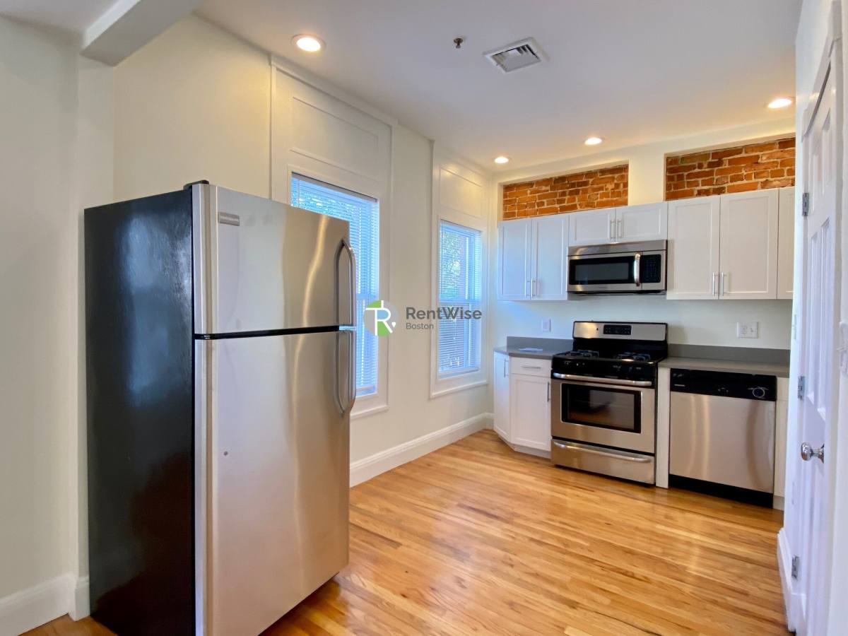 Apartment for rent at 10 Brainerd Rd #37, Allston, MA 02134