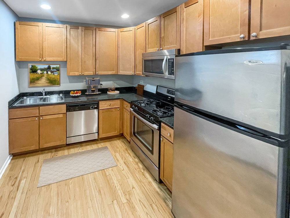 Apartment for rent at 1901 W Wilson Ave #1N, Chicago, IL 60640