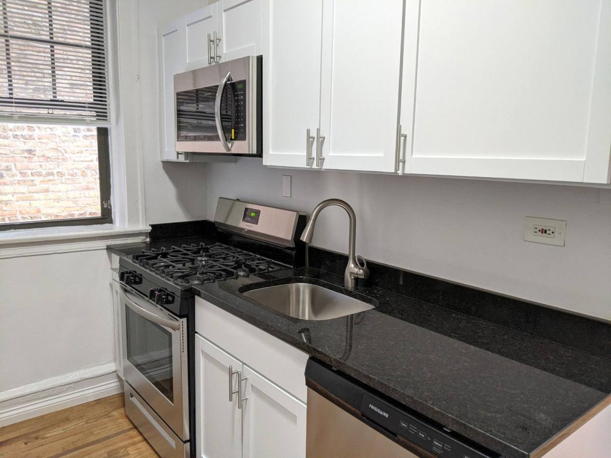 Apartment for rent at 925 Forest Ave #29-2E, Evanston, IL 60202