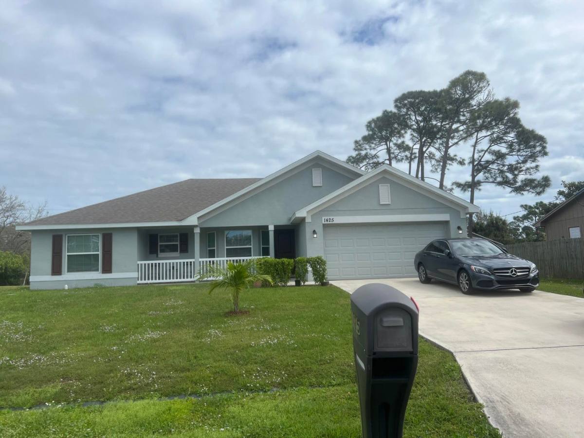 House for rent at 1425 SE Navajo Lane, Port Saint Lucie, FL 34983