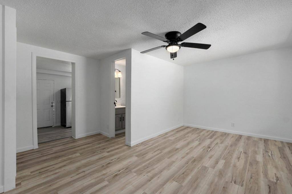 Apartment for rent at 21 Larue St #5, Reeds Spring, MO 65737