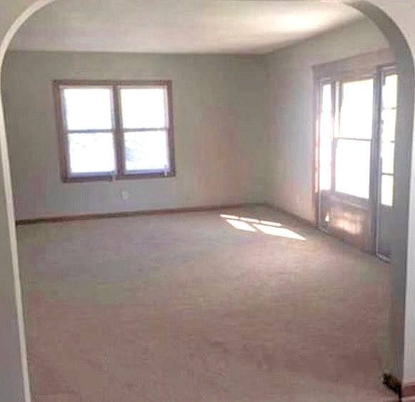 Apartment for rent at 2235 19th St SW #5, Mason City, IA 50401