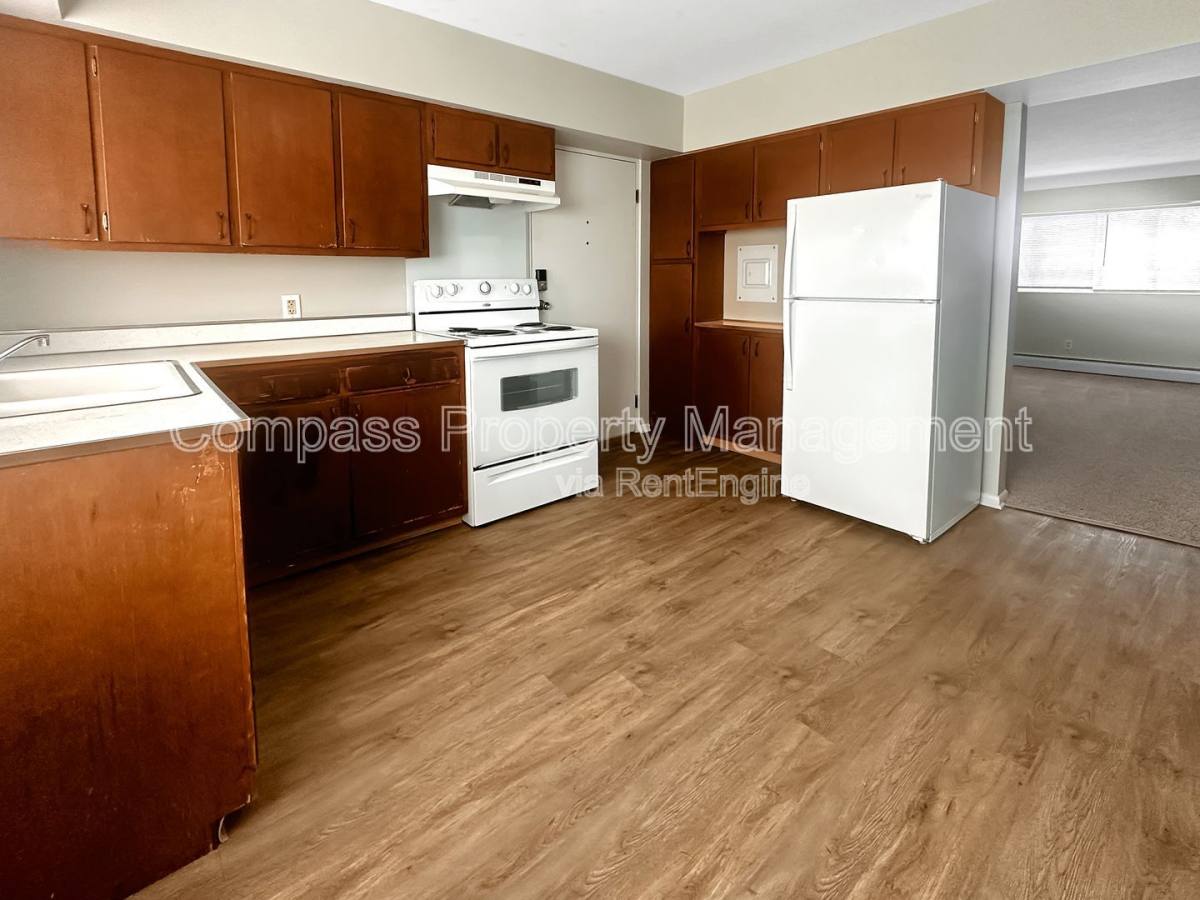 Apartment for rent at 2841 S Burdick St #A, Kalamazoo, MI 49001