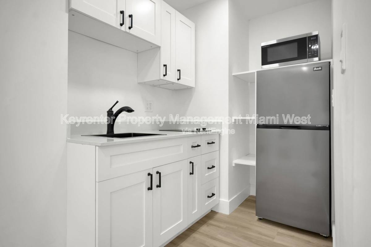 Apartment for rent at 210 Beacom Blvd #210B, Miami, FL 33135