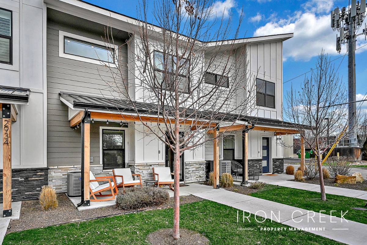 Townhouse for rent at 2928 Davis St, Boise, ID 83702