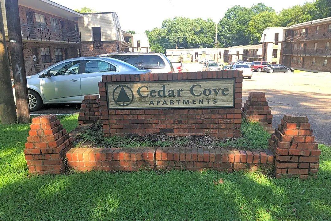 Apartment for rent at Cedar Cove, 500 Louisville St, Starkville, MS 39759