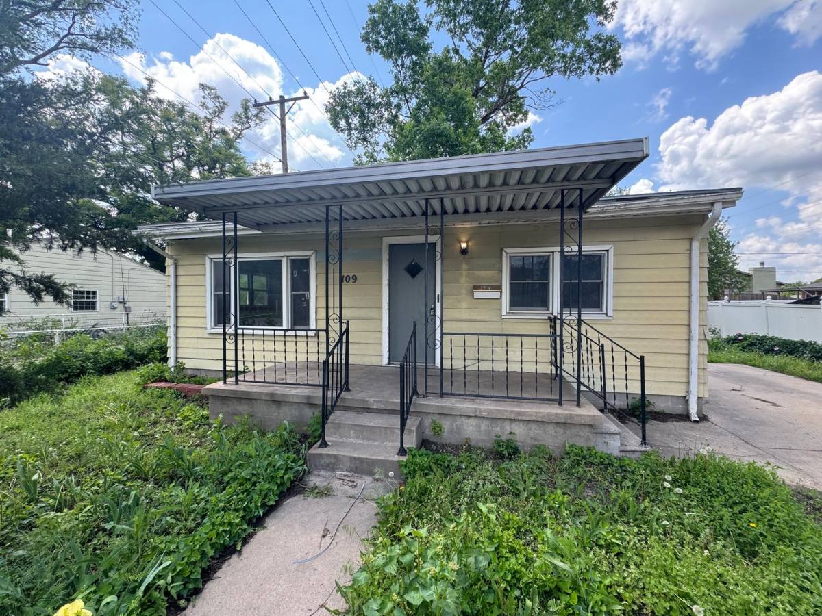 House for rent at 109 S Plum St, Newton, KS 67114