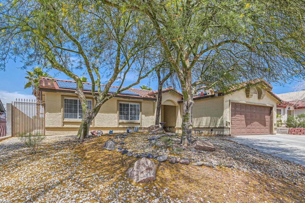 House for rent at 924 Clubview Dr #200, Henderson, NV 89015