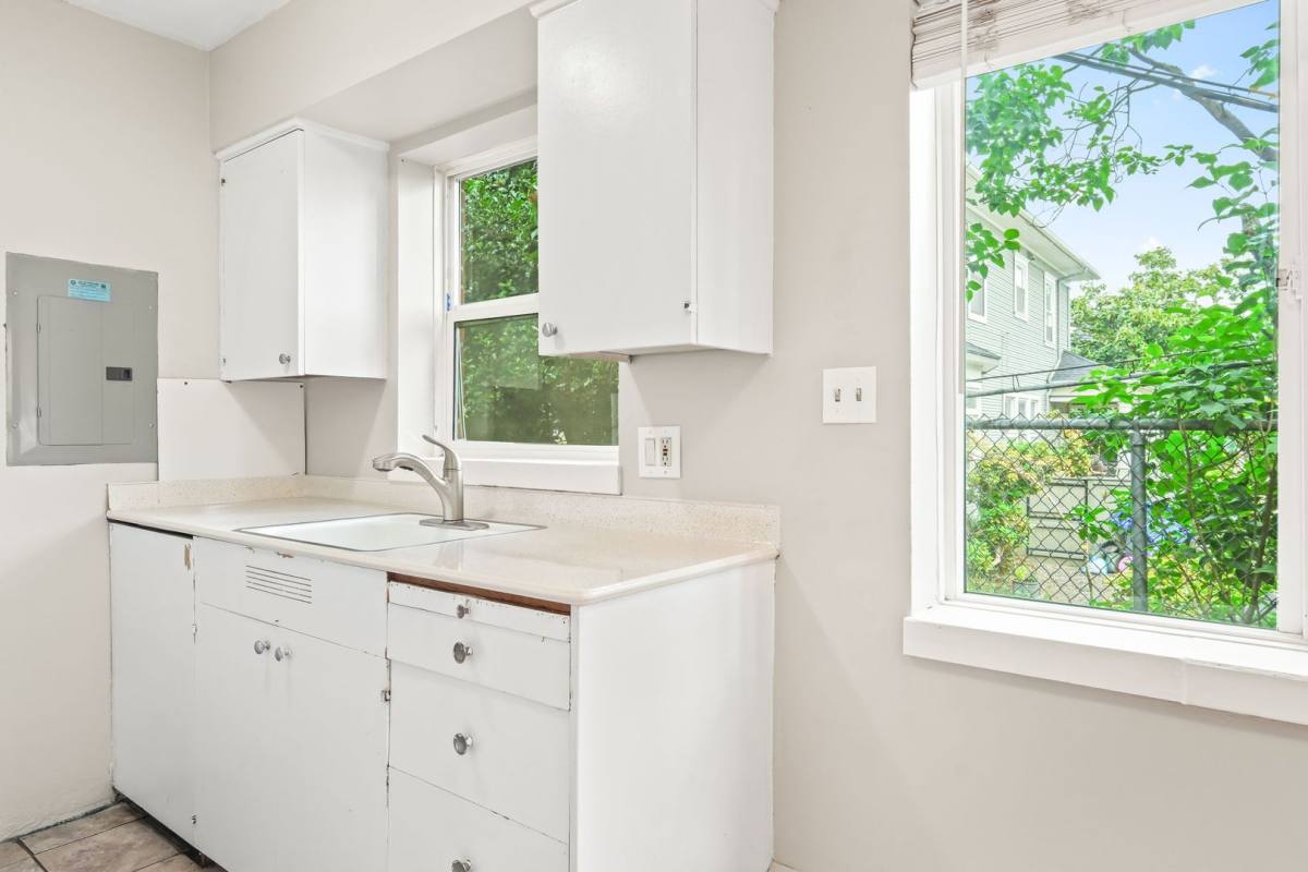 Apartment for rent at 2233-2243 NW Flanders, Portland, OR 97210