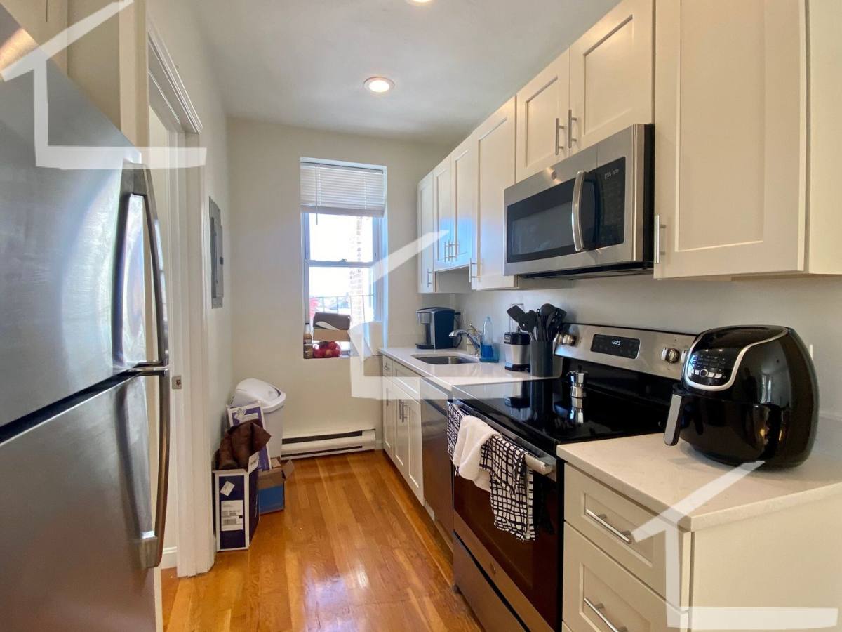 Apartment for rent at 6 Cleveland Place #16MR, Boston, MA 02113