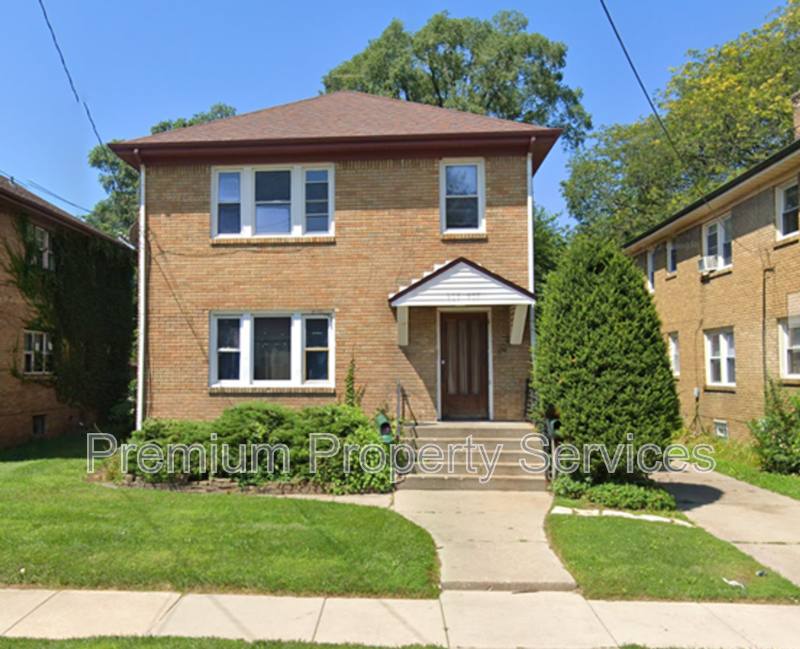 Apartment for rent at 907 14th St, Rockford, IL 61104