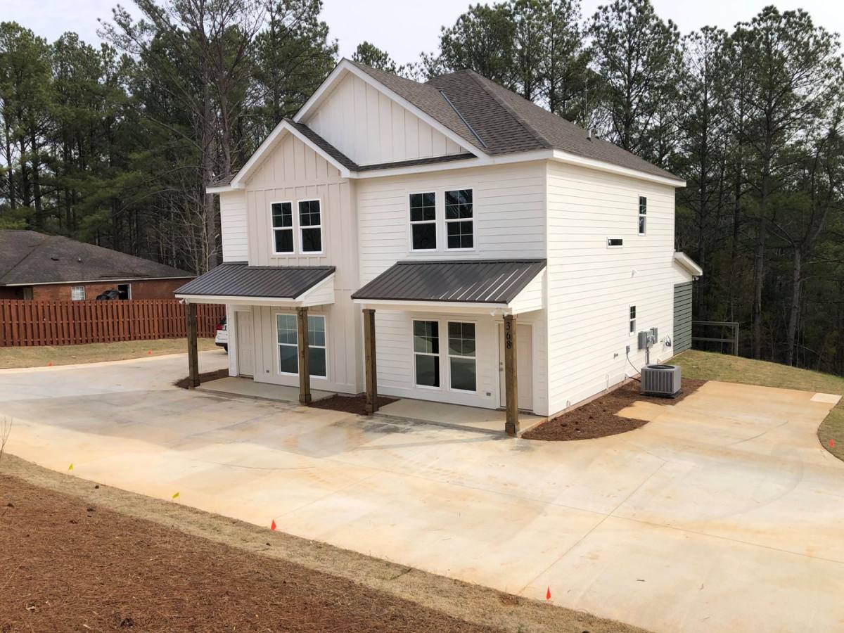 Apartment for rent at 368 & 370 Mobley Rd, Hamilton, GA 31811