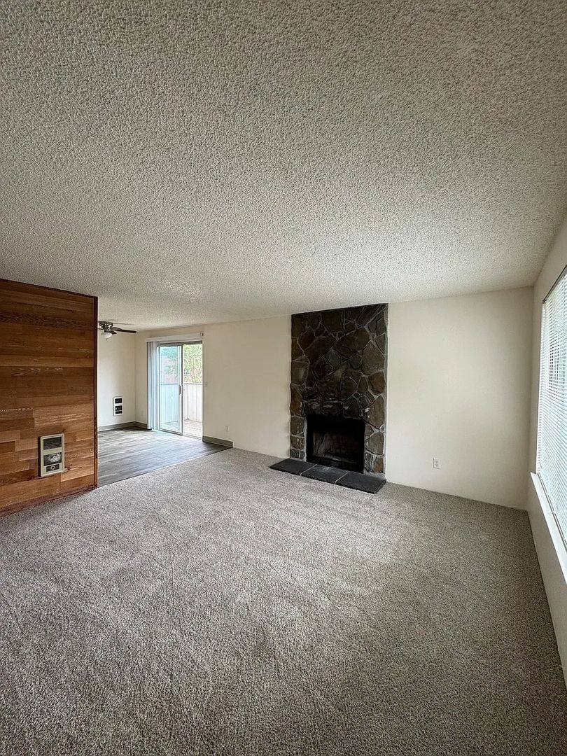 Apartment for rent at 7940 SW 28th, Portland, OR 97219