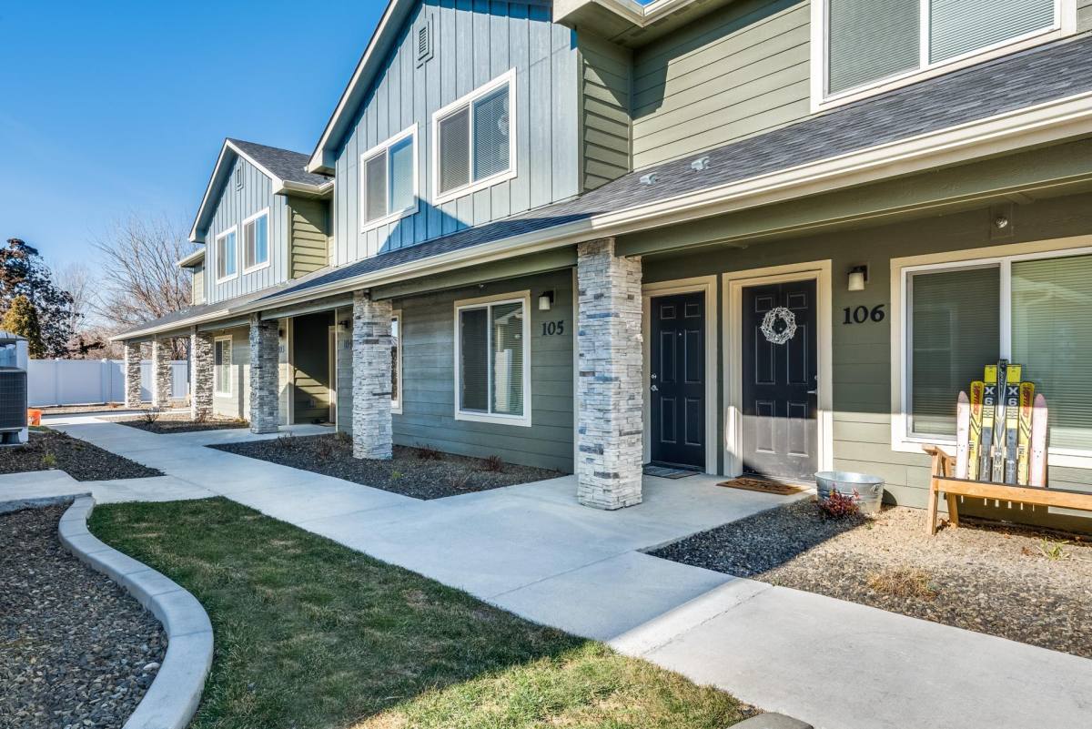 Townhouse for rent at 7715 W Preece Dr, Boise, ID 83704