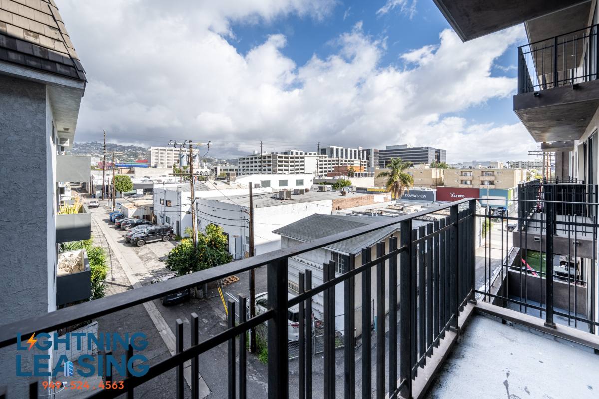 Apartment for rent at 8811 5 3 Burton Way #215C, Los Angeles, CA 90048