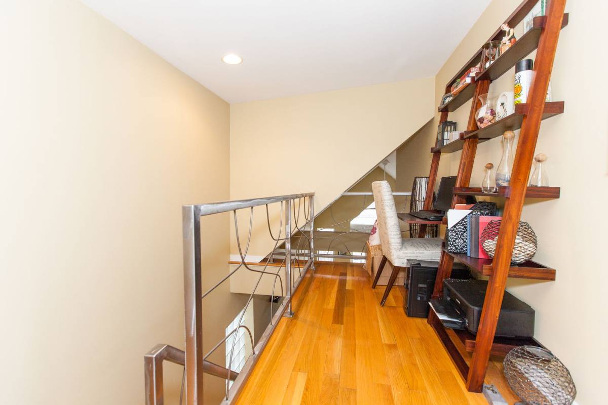 Apartment for rent at 928 S Wood St #3, Chicago, IL 60612