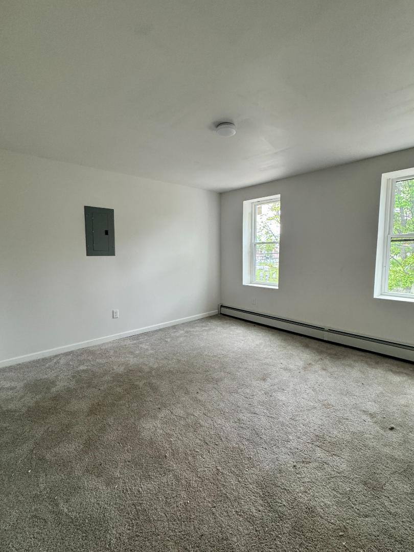Apartment for rent at 166-172 Ward St #2, Hartford, CT 06106