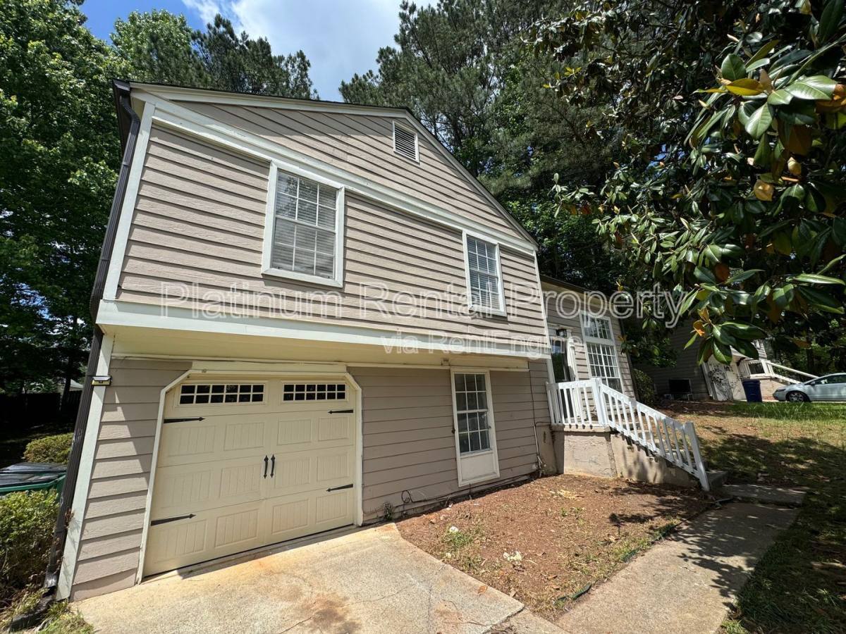 House for rent at 2956 Carrie Farm Rd NW, Kennesaw, GA 30144