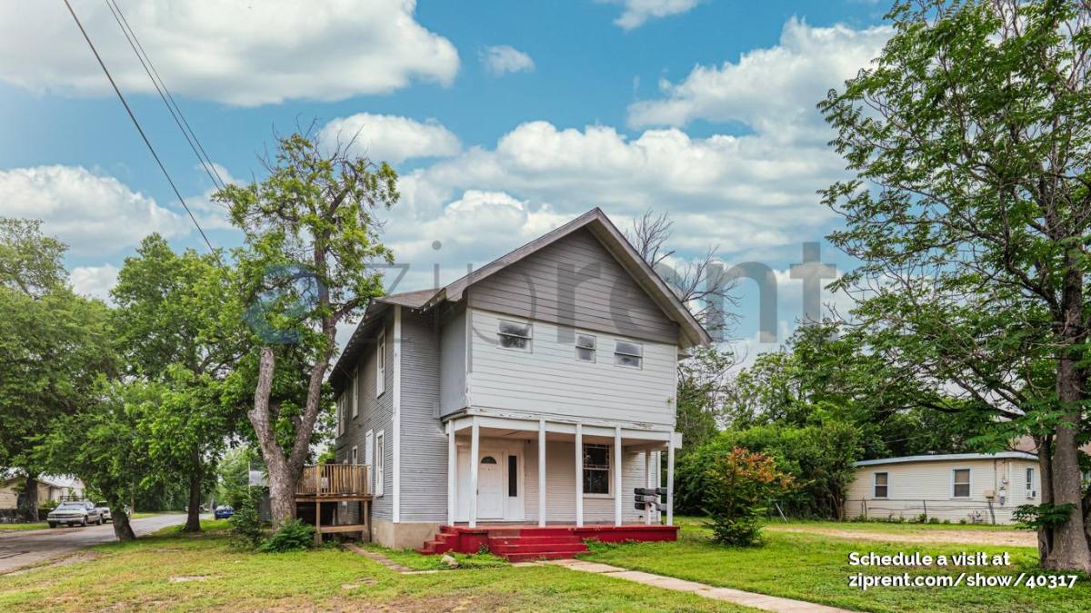 Apartment for rent at 146 Fairview Ave #1, San Antonio, TX 78223
