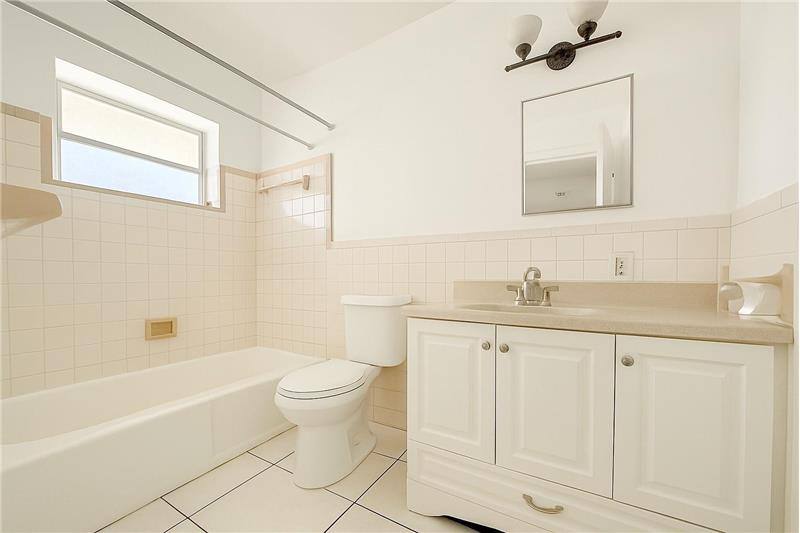 Apartment for rent at 4928 Hollywood Blvd, Hollywood, FL 33021