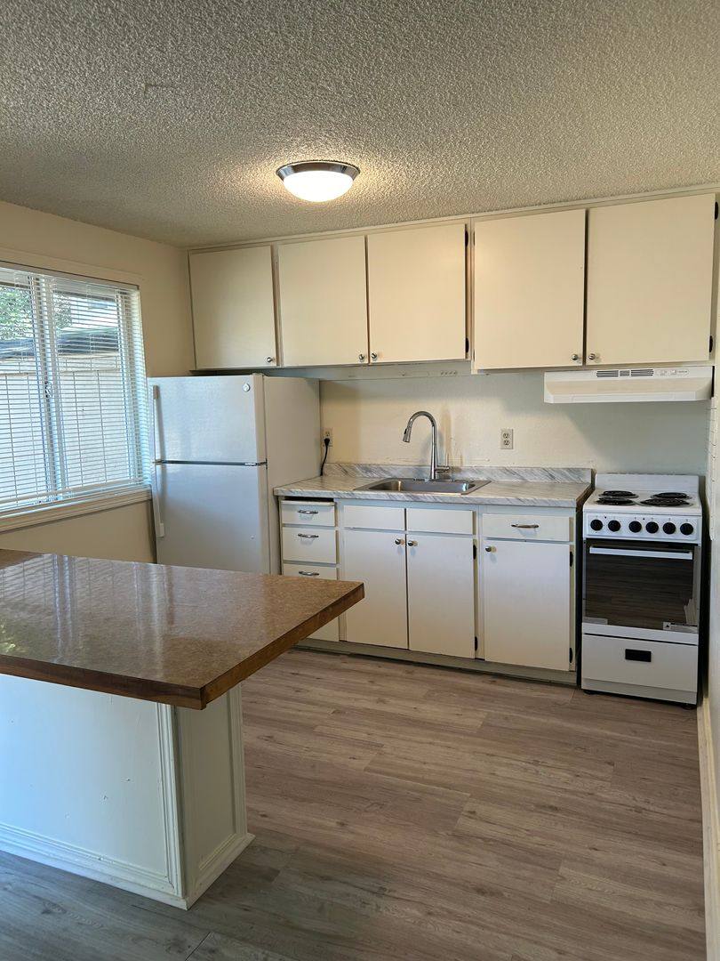 Apartment for rent at 1403-1407 S 18th Ave, Yakima, WA 98902