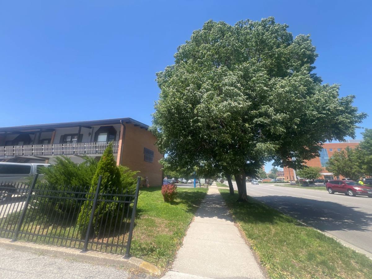 Apartment for rent at 1025 S 5th, Springfield, IL 62703