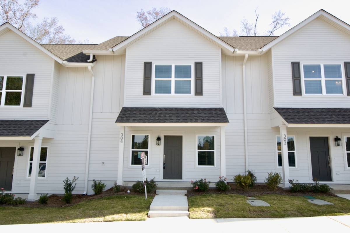 Townhouse for rent at 3260 Academy Dr, Opelika, AL 36801