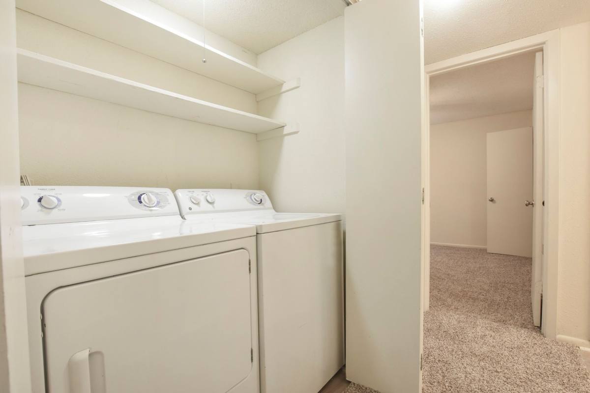 Townhouse for rent at 2600 Pasadena Ave, Metairie, LA 70001